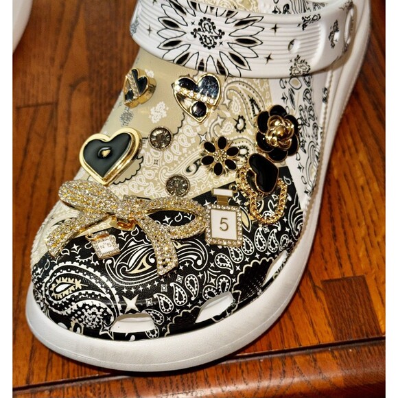 Crocs Classic Crush Embellished Bandana Clog Paisley Chai Multi Unisex US W8 M